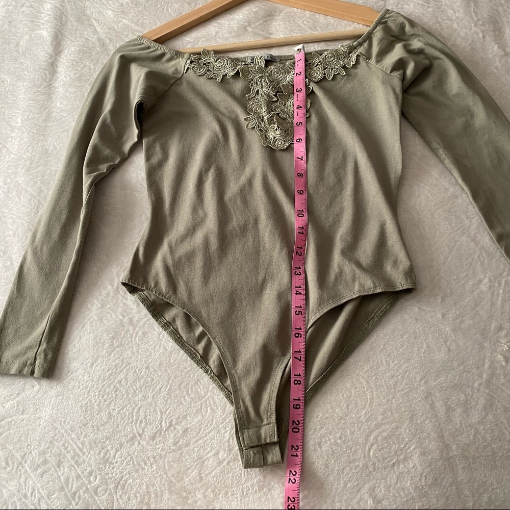 Sage Off Shoulder Floral Appliqué Neckline Bodysuit - Picture 5 of 11